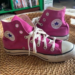 High top fuchsia All Star Converse